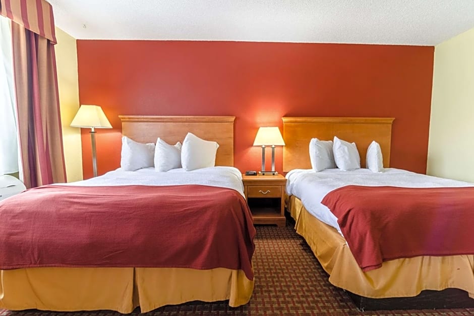 Rodeway Inn & Suites Jacksonville near Camp Lejeune