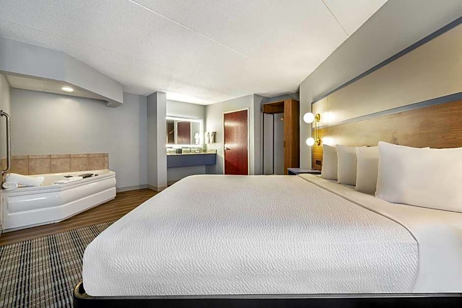 AmericInn by Wyndham Mounds View Minneapolis