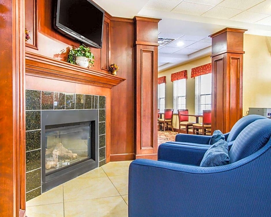 Comfort Inn & Suites Scarborough