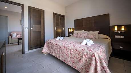 Junior Suite with Lateral Sew View