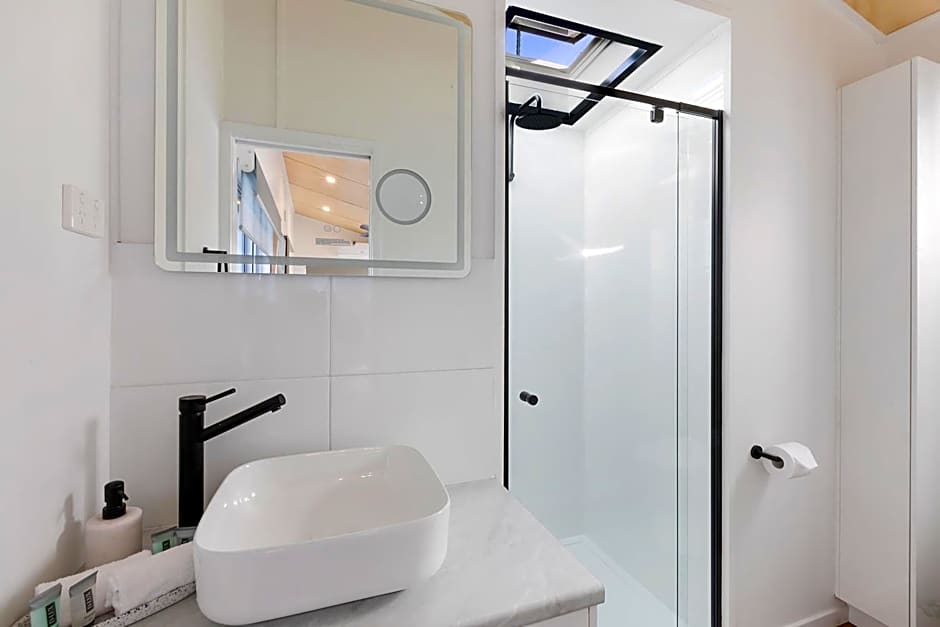 Reflections Shaws Bay - Holiday Park