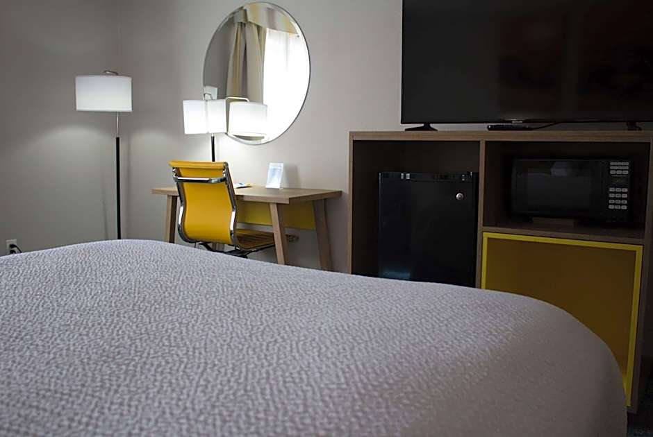Days Inn by Wyndham Colby