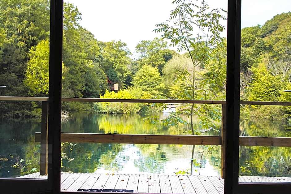 Herons Lake Retreat Hot Tub Lodges