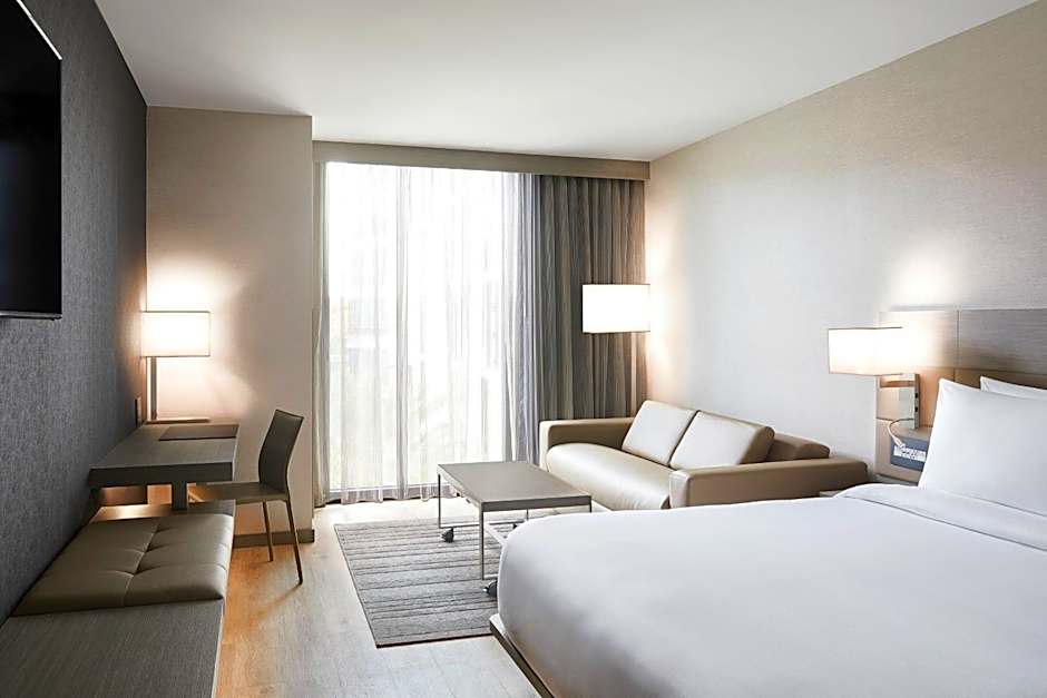 AC Hotel by Marriott Tampa Airport