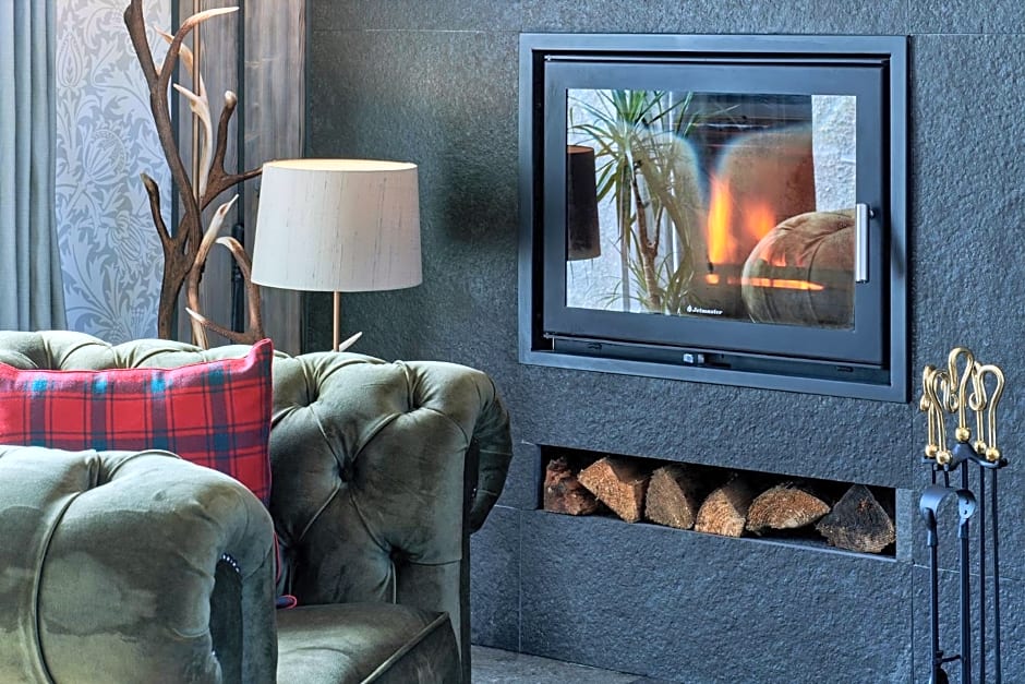 Monkstadt 1745 Restaurant with Rooms