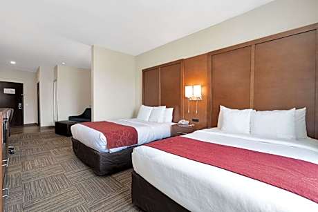 2 King Beds, Suite, Nonsmoking