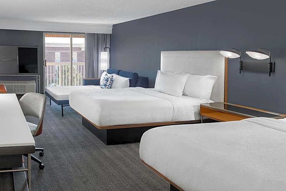Courtyard by Marriott Cleveland Airport South