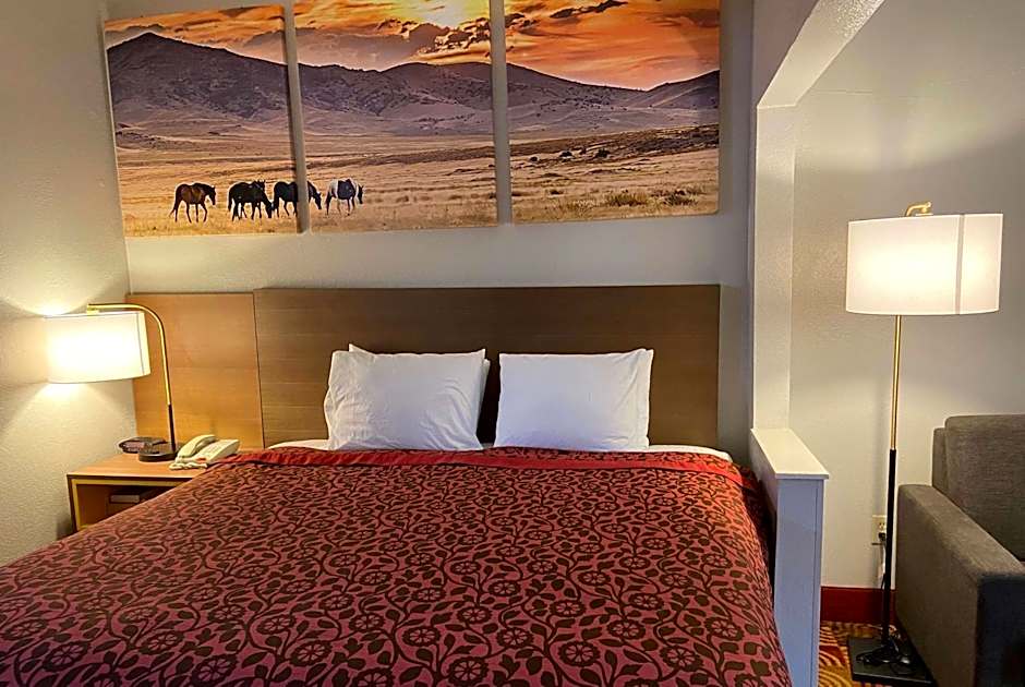 Days Inn & Suites by Wyndham Ridgeland