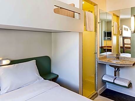 Standard apartment with 1 double bed and 1 extra bed