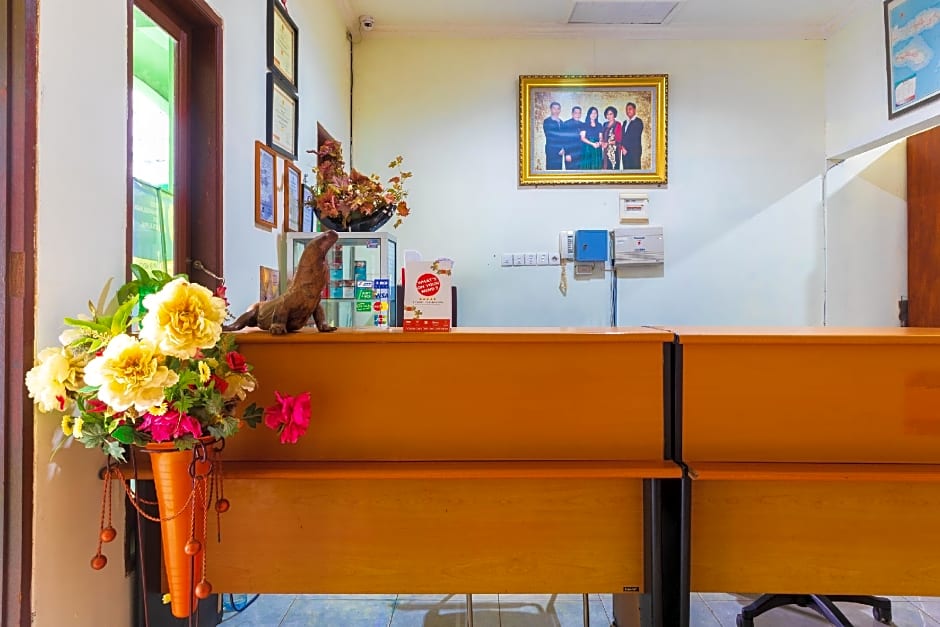 Super OYO 1682 Greenia Hotel