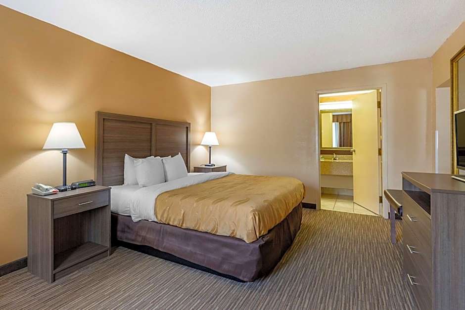 Quality Inn & Suites Hanes Mall