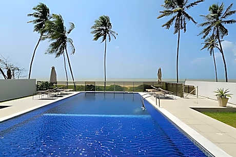 BEIRA MAR Raro • Jardim Oceania com Piscina