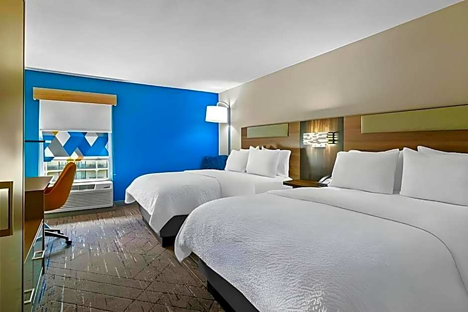 Holiday Inn Express & Suites Joplin Southeast