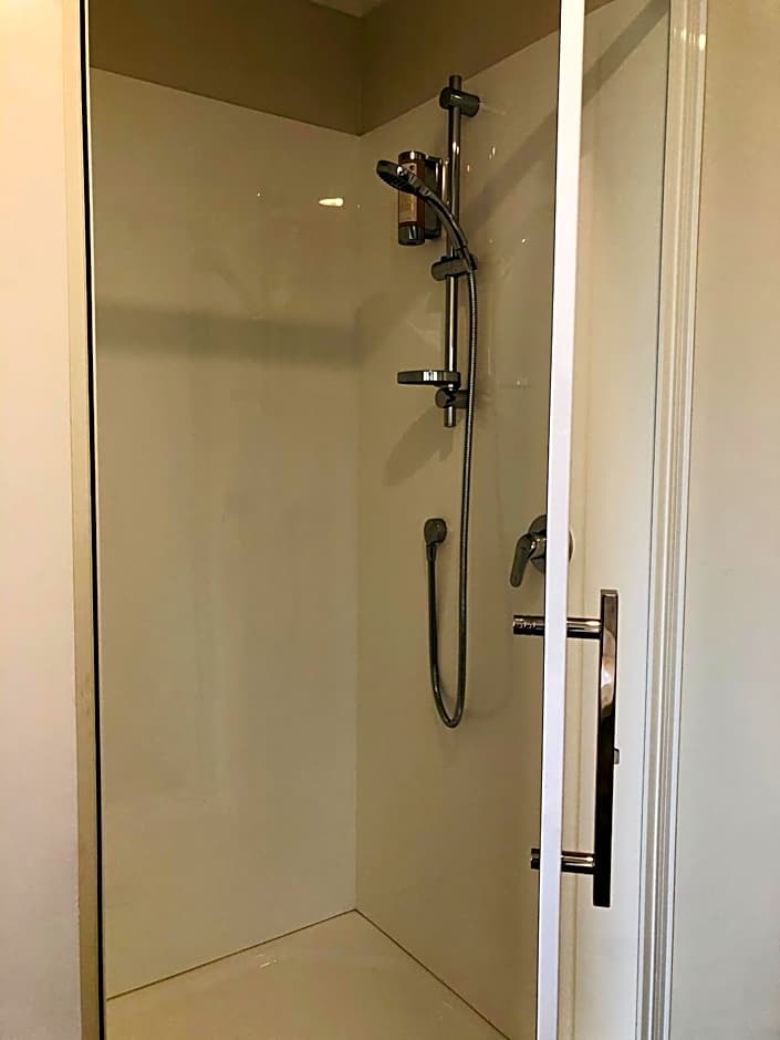 Thornton Lodge Motel