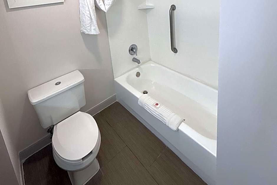 Comfort Inn Darien - North Brunswick