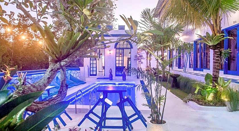 Bombora Surf Camp Hotel