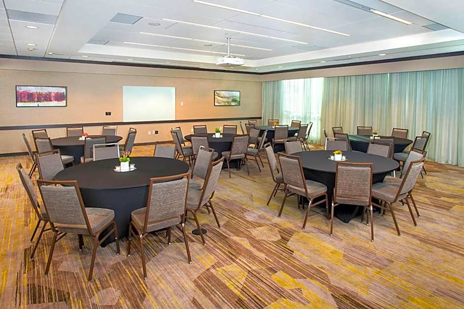 Courtyard by Marriott Redwood City