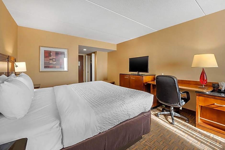 Clarion Hotel Conference Center on Lake Erie