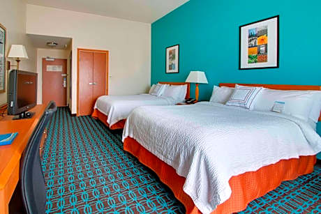 Queen Room with Two Queen Beds and Roll-in Shower - Mobility Accessible