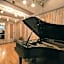 Grand Piano & Shinjuku 5min walk from station