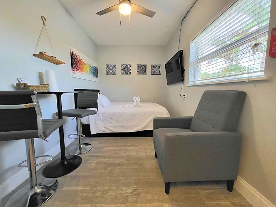 Barefoot Mailman Motel