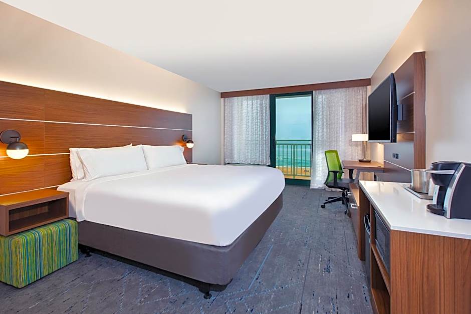Holiday Inn Express & Suites VA Beach Oceanfront, an IHG Hotel