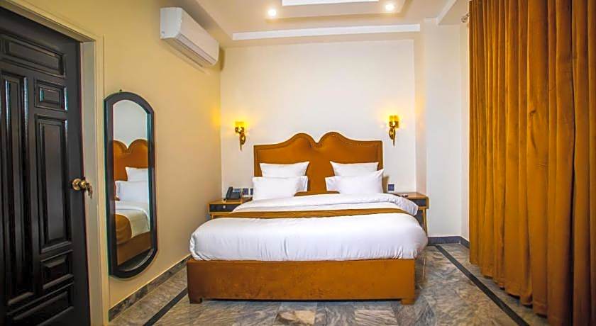 The Rich Hotel & Apartments