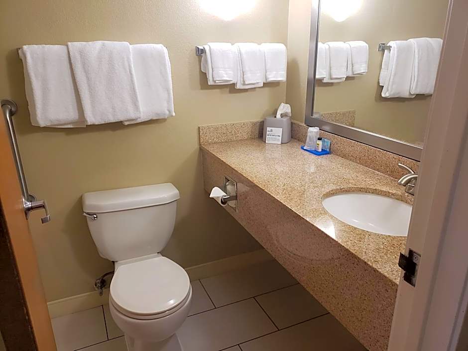 Holiday Inn Express Hotel Pittsburgh-North/Harmarville By IHG