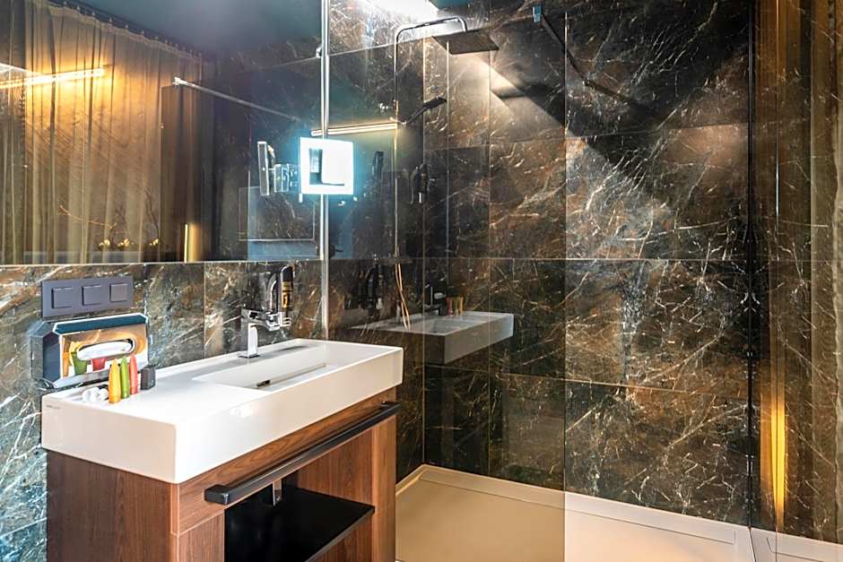 BOUTIQUE HOTEL11 with rooftop SPA