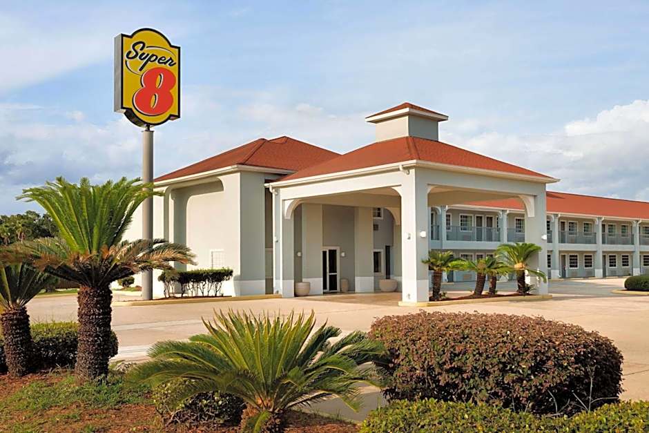 Super 8 by Wyndham Lake Charles Northeast