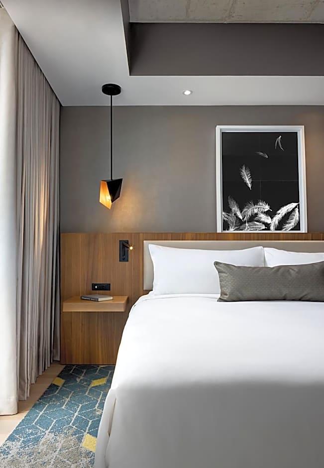 Humaniti Hotel Montreal, Autograph Collection