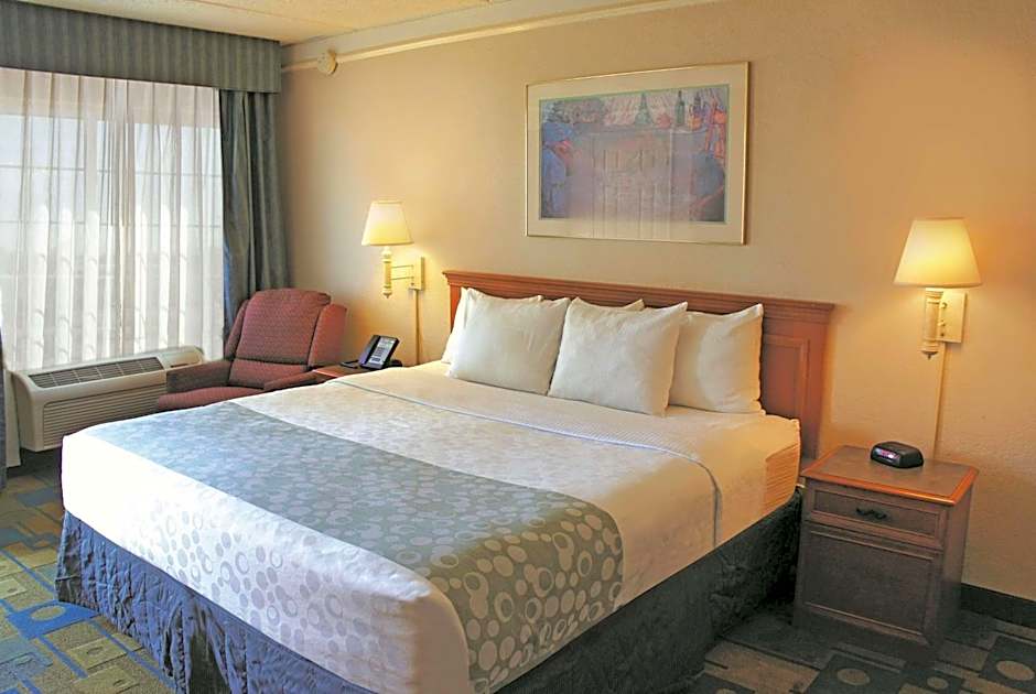 La Quinta Inn & Suites by Wyndham Clute Lake Jackson