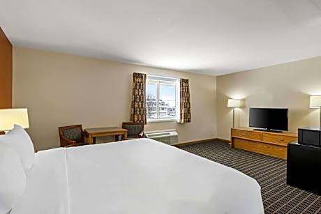 King Room - Non Smoking/Interior Hall