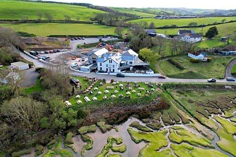 The Teifi Waterside Hotel
