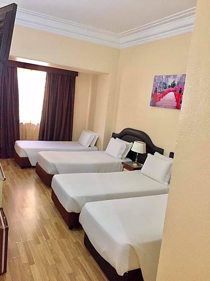 Photo 1 of 4 of Quadruple Room