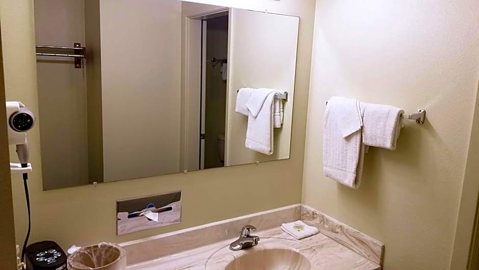 Keystone Boardwalk Inn and Suites
