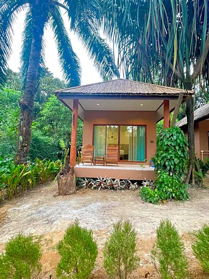 Sunny Cove Beach Resort Koh Phayam