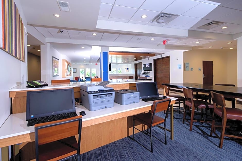 Holiday Inn Express & Suites Monroe, an IHG Hotel
