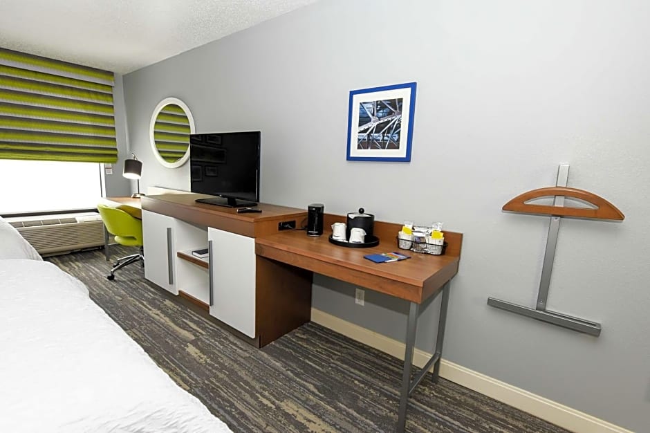 Hampton Inn By Hilton Youngstown-North