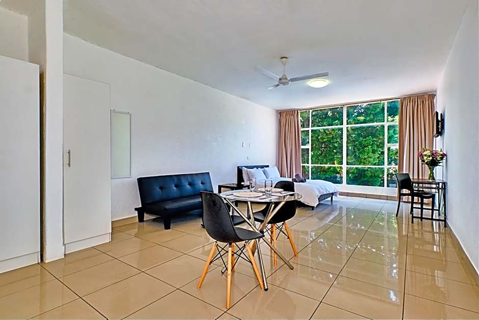 Inn & Out Sandton Park