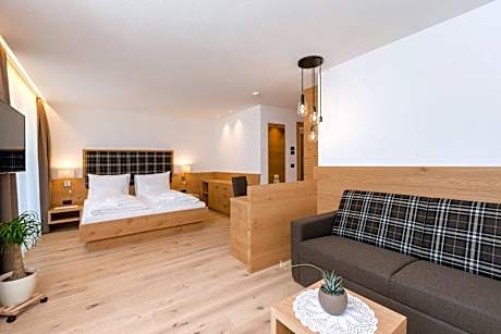 Quadruple Room with Mountain View