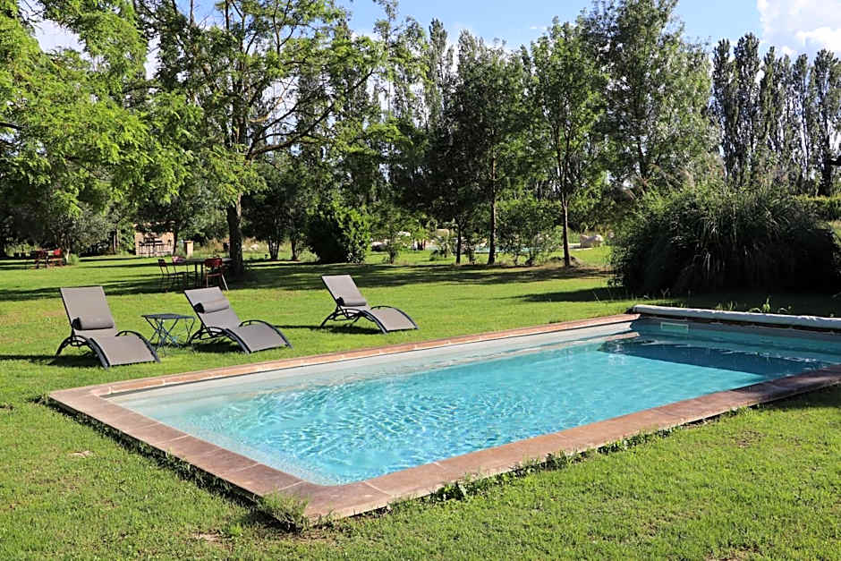 Le Mas des Cerisiers JACUZZI et SAUNA inclus pour tous les logements