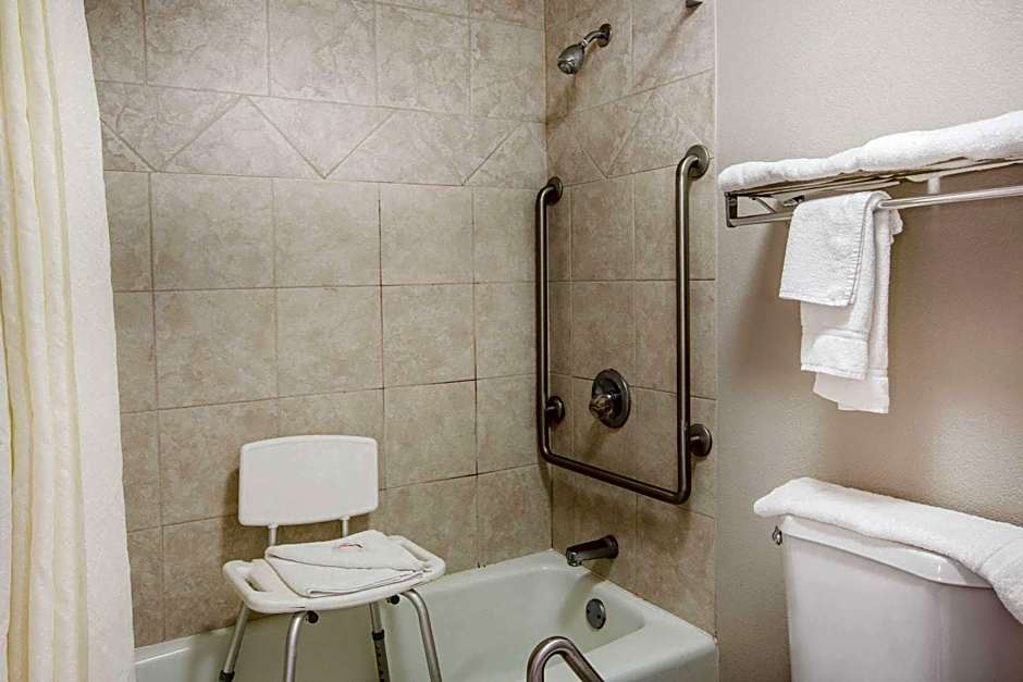 Super 8 by Wyndham Oxford