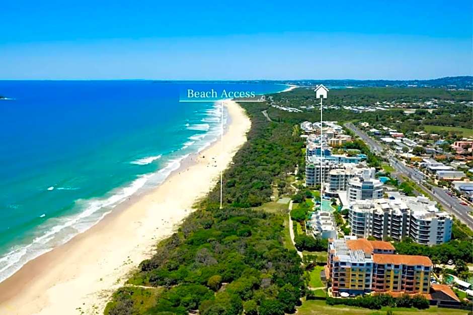 Absolute Beachfront Marcoola - Private Pool - Private Spa Bath - Games