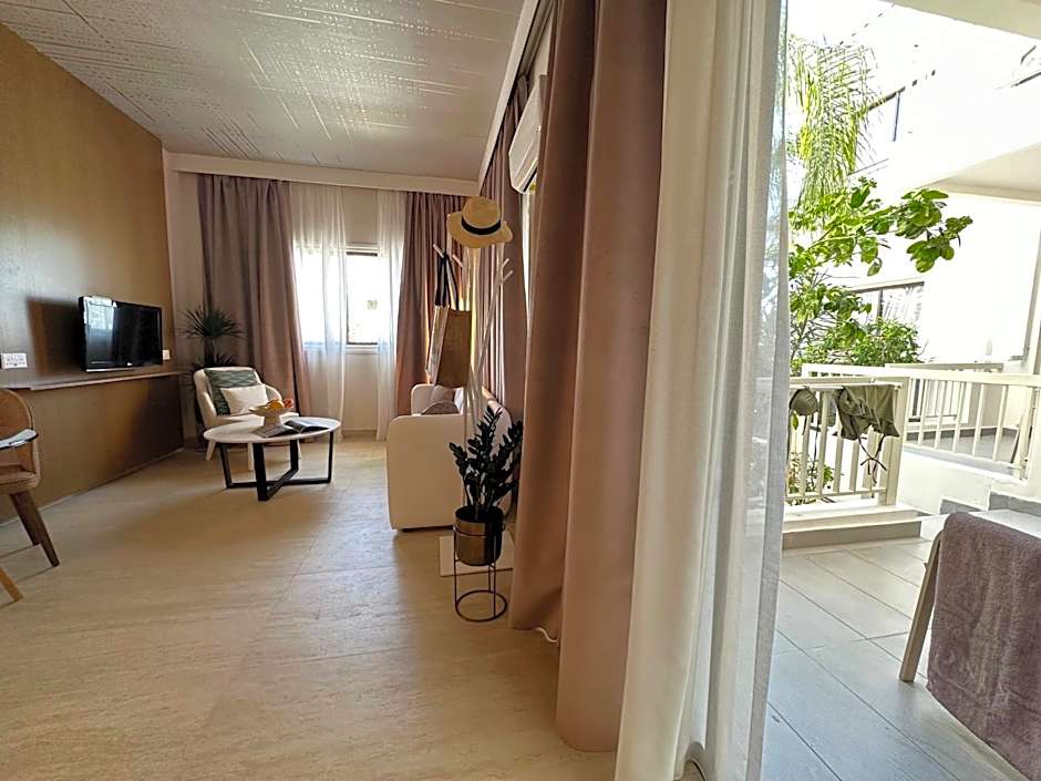 The King Jason Paphos - Designed for Adults