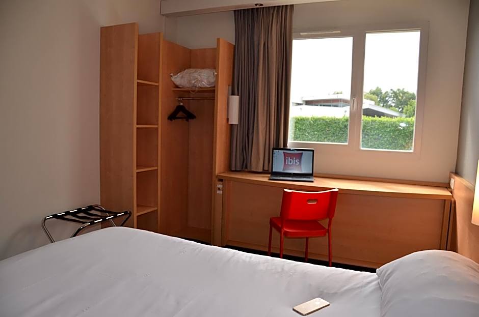 ibis Issoire