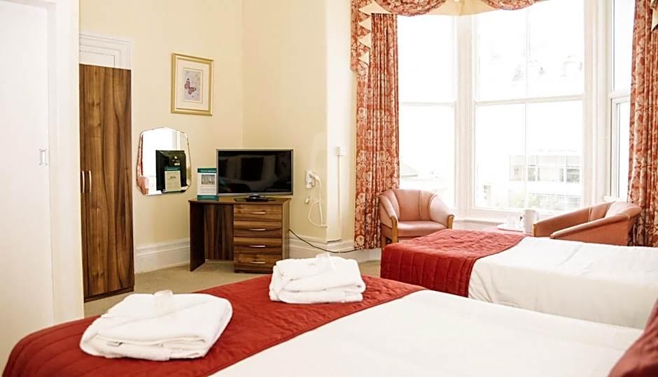 Four Oaks Hotel