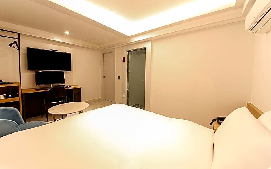 Busan Seomyeon Business Hotel J7                                                                