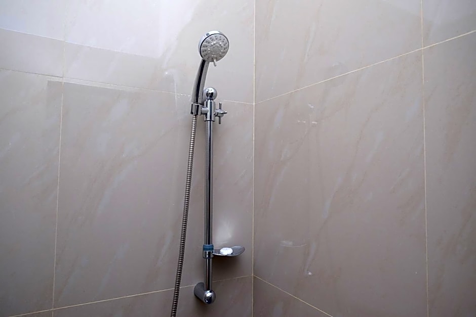 RedDoorz Syariah at Tasneem Puspowarno Semarang