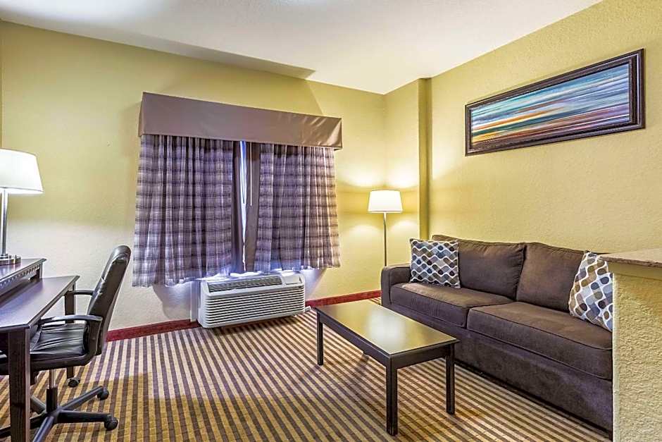 Quality Suites North